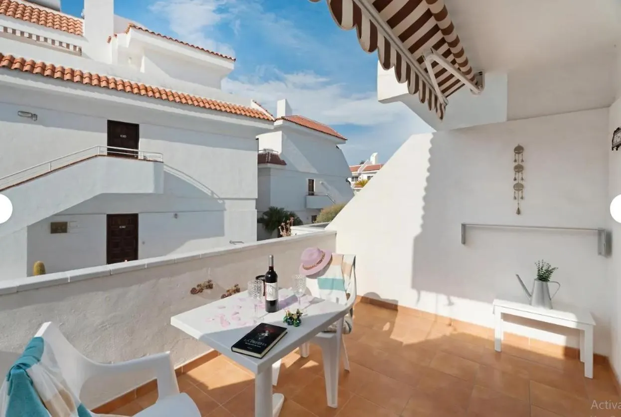 Serene Terrace And Pool Playa de las Americas  Hiszpania