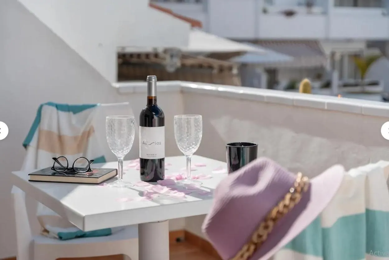 Serene Terrace And Pool Playa de las Americas  Apartamento Playa de las Americas (Tenerife)